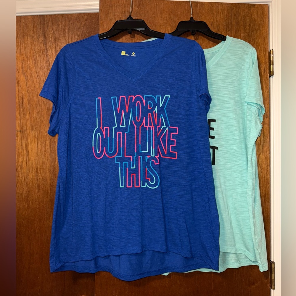🐠 2 lot Xersion workout tees